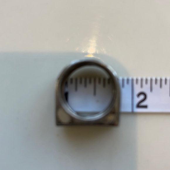 Three stackable GUESS rings faux diamond (not real diamond) see photos size 5.5 - Picture 4 of 7